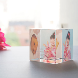 【写真入り】　クリスタルガラスのフォトキューブオーナメント／60角／写真２面＋名入れ／LC-60cube-p2 7枚目の画像
