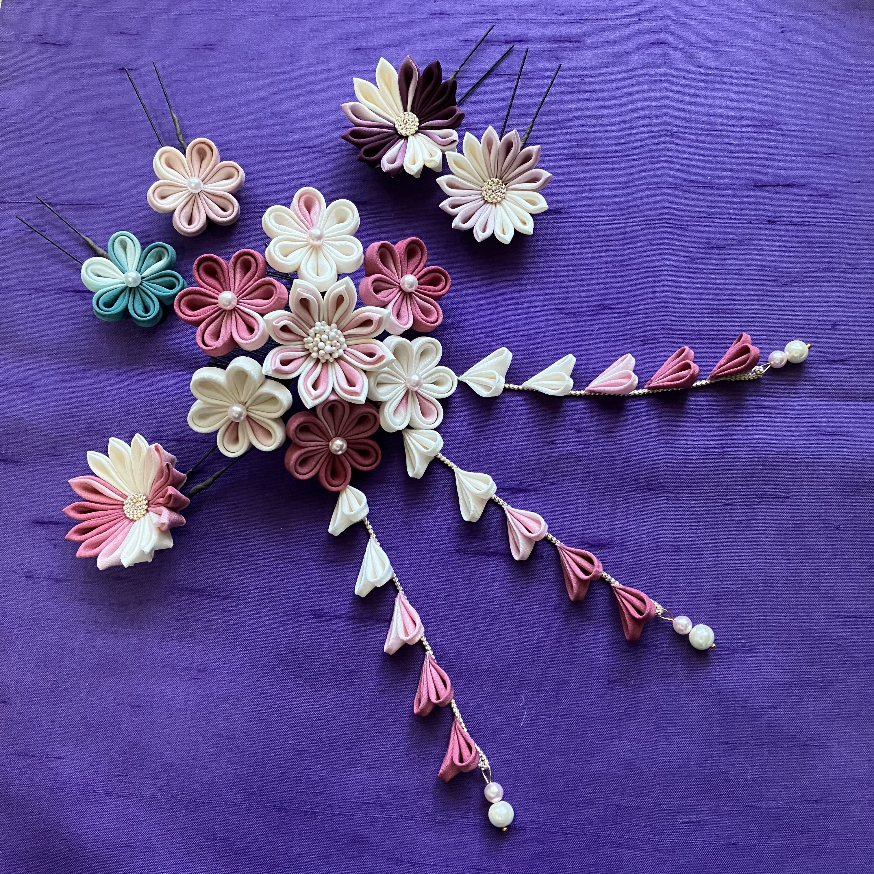 つまみ細工　ピンクの小花の花束みたいな髪飾り　成人式　七五三　卒業式 4,399円