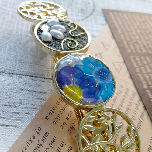 レジンヘアゴム　ステンドグラス　ブルー　金箔　ゴールド　お花 レジンヘアゴム ステンドグラス ブルー 金箔 ゴールド お花 レジン