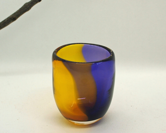 吹きガラスキャンドルホルダー 紫と黄色 2枚目の画像