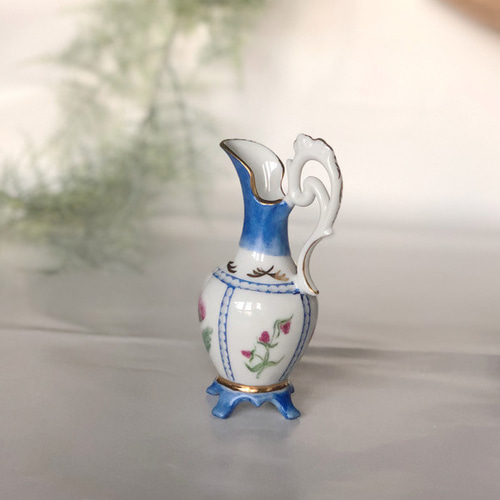 青い陶器の花瓶と皿のセット 青い陶器の花瓶と皿のセット 青い陶器の徳利 7個セット 樂