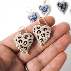 Leopard × Heart 刺繍 ピアス【特集掲載】ハート 5枚目の画像