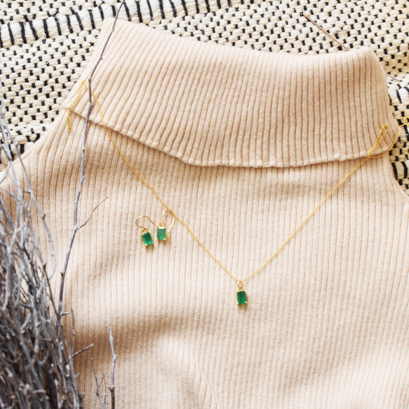 【數量有限】寶石品質長方形綠瑪瑙14KGF鉤形耳環 第10張的照片