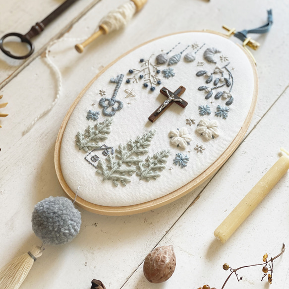 刺繍キット〕｛ホワイト｝冬の景色のフレーム飾り キット