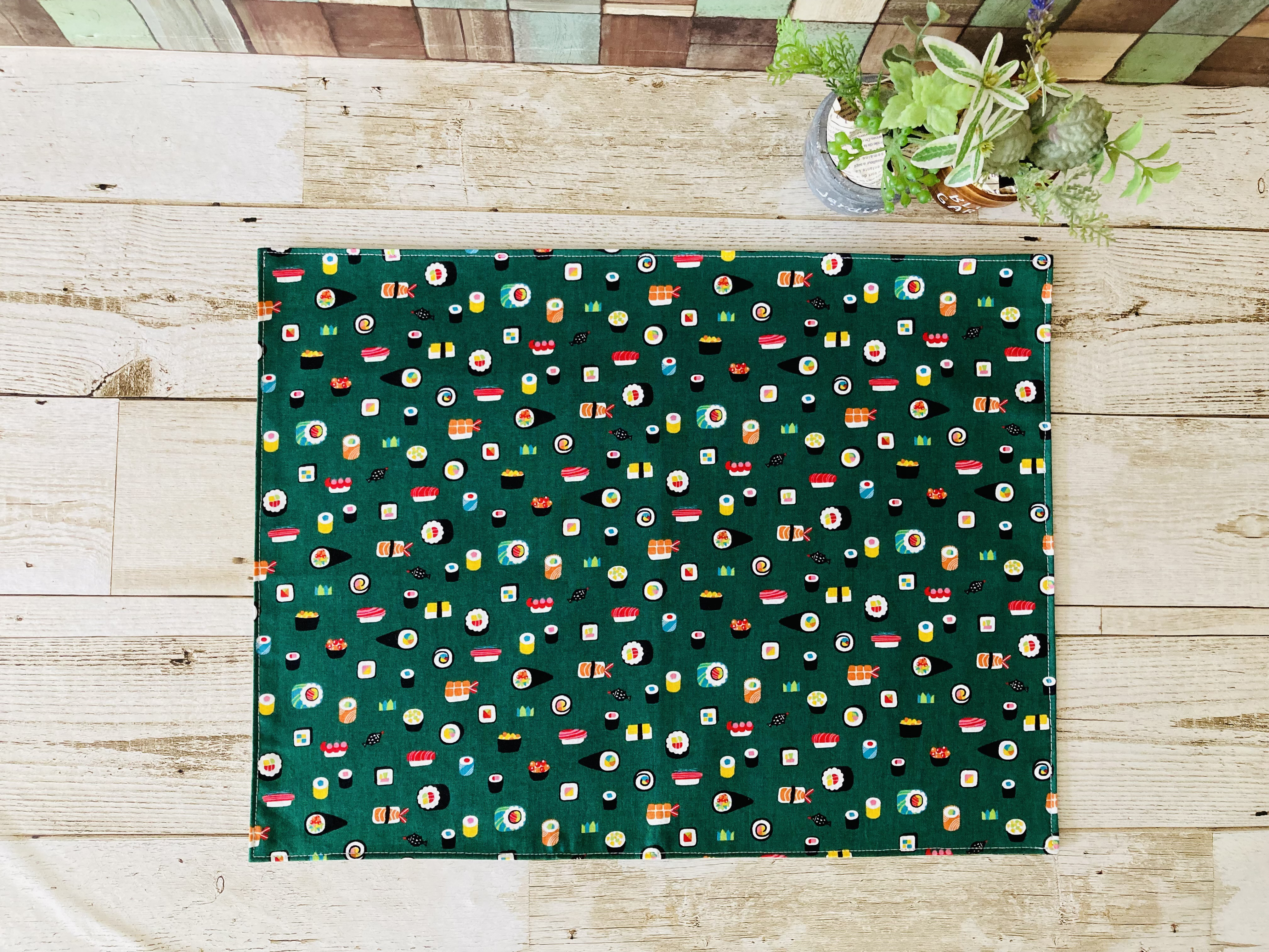 【こちらは見本です】ランチョンマット　縦35×横50センチ　人気の和柄　鬼 こちらは見本です】ランチョンマット 縦35×横50センチ 人気の和柄