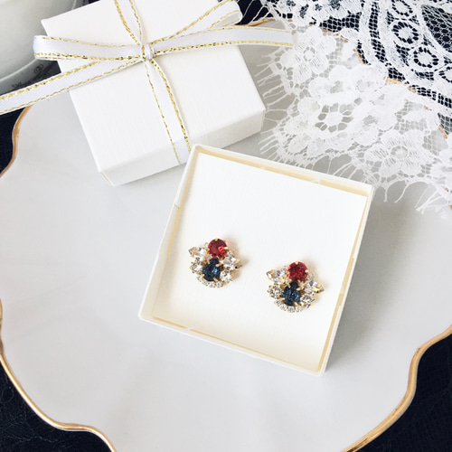 ビジュー ピアス イヤリング ［ クリスマス ギフト 赤 キラキラ