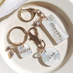 いちごパフェ☆様✨専用ハンドメイドふわふわ小さいタッセルチャーム約８×4cm T いちごパフェ☆様✨専用ハンドメイドふわふわ小さいタッセル