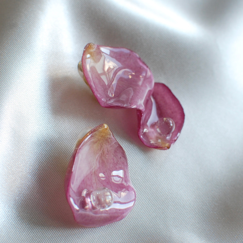 ペイントビーズ♡　マーメイド　樹脂薔薇　ピアス/イヤリング✩*॰¨ ペイントビーズ♡ マーメイド 樹脂薔薇 ピアス/イヤリング✩*॰¨