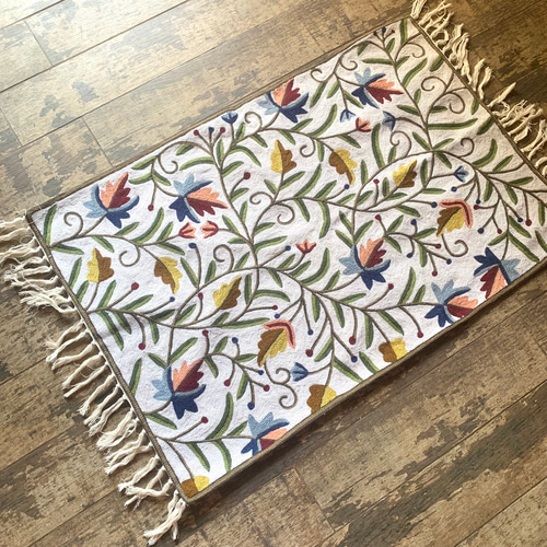 カシミールの手刺繍ラグ カーペット・絨毯・ラグ・マット 『次回発送2