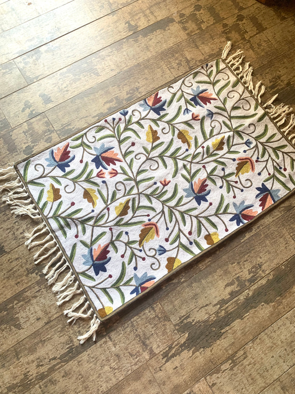 ヴィンテージラグ　カシミールアリ刺繍 タペストリー　手刺繍　マルチカバー　一点物 ヴィンテージラグ カシミールアリ刺繍 タペストリー 手刺繍 マルチ