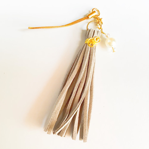 合皮タッセルのストラップ バッグチャーム スタイリッシュにゃんこ