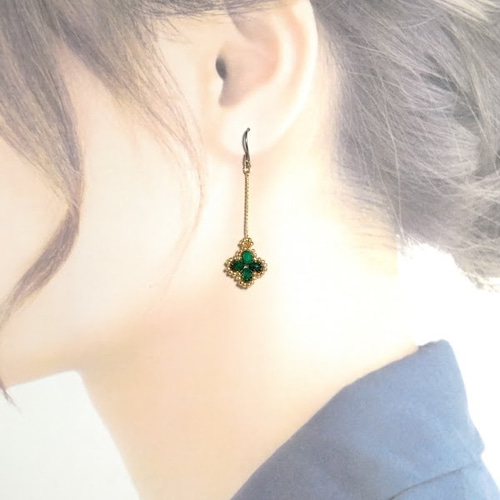 四つ葉のクローバーピアス・イヤリング＜マラカイト＞ ピアス