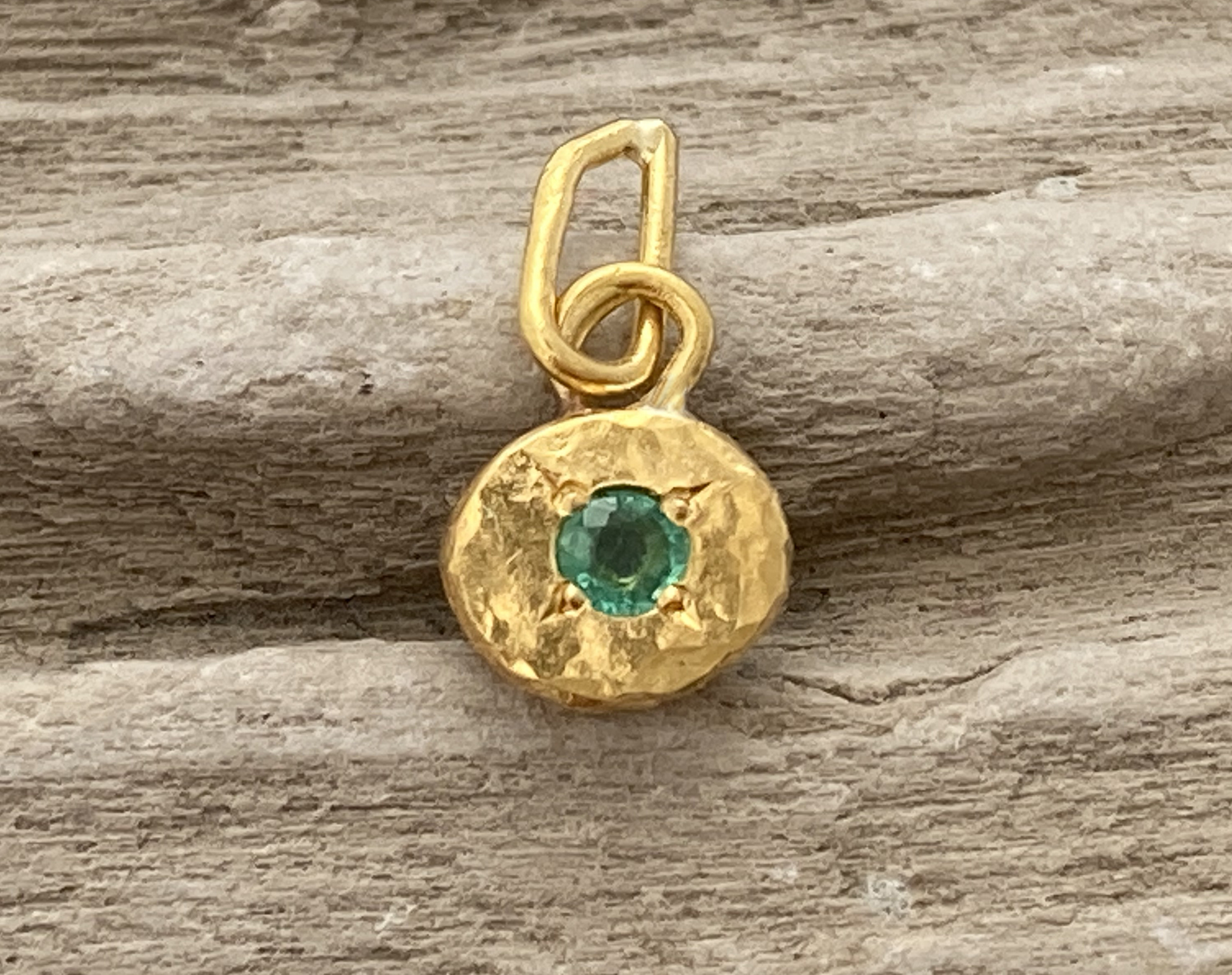 K22＋K24純金◇エメラルド◇ペンダントトップ K24 Emerald Pendant Top