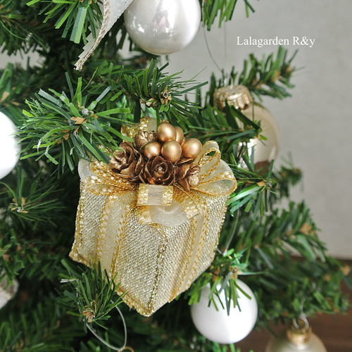 軽い♪華やかプレゼントBOX クリスマスオーナメント オフホワイト