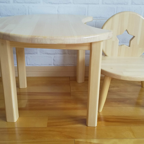 月形の机と星☆を型取りした子供イスのセット キッズチェア キッズ
