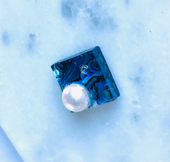 アコヤ真珠とブルースクエア螺鈿のピアスイヤリング【1570】正月　晴れ着 12枚目の画像