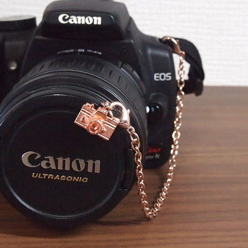 カメラチャームのレンズキャップストラップ【ピンクゴールド】 その他