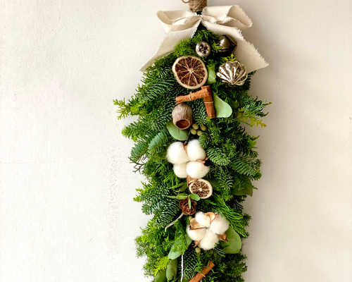 コットンとローゼルのクリスマススワッグガーランド マグノリア