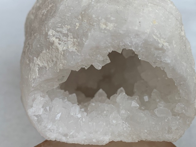 出色 ジオード 晶洞 原石 水晶 クォーツ