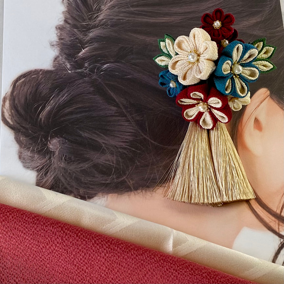 つまみ細工 ブーケの髪飾り 「ありあけ」取り外し可能タッセル 成人式 卒業式 袴 レトロモダン 7枚目の画像