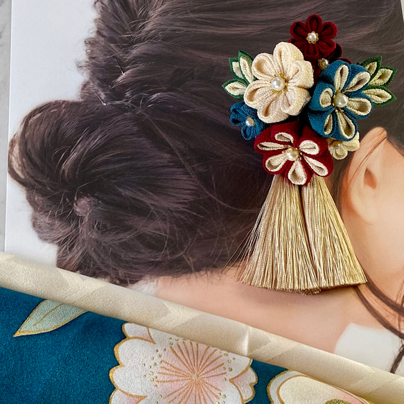 つまみ細工 ブーケの髪飾り 「ありあけ」取り外し可能タッセル 成人式 卒業式 袴 レトロモダン 8枚目の画像