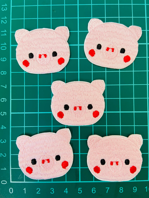 5枚入り子豚ブタちゃんかわいい動物刺繍アイロンワッペン 2枚目の画像