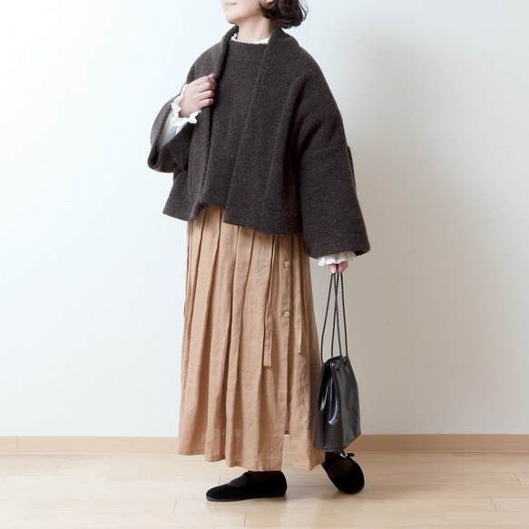 高品質羊毛圍巾法式袖A字背心/深棕色 第5張的照片