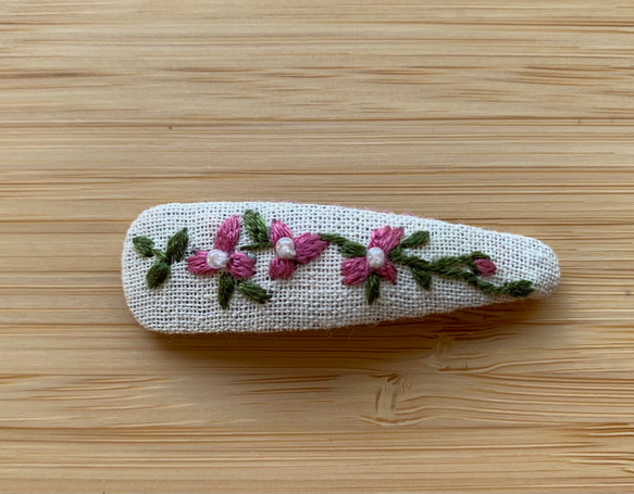 刺繍パッチンピン(5cm) 1枚目の画像