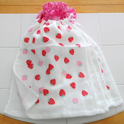 おりこうエプロン 二重 いちご 4枚 ピンク 女の子 エプロン スタイ  