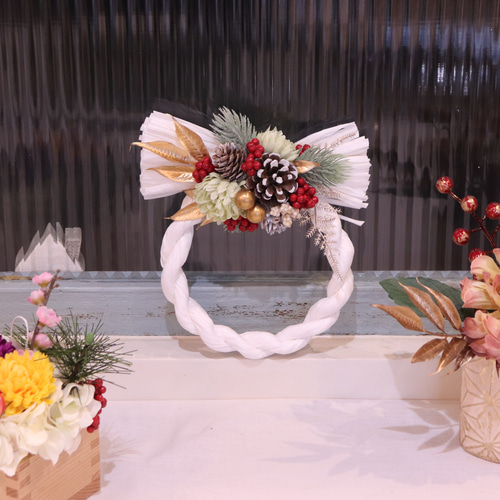 Xmas&お正月兼用 しめ縄リース 小さめ アートフラワー atelier Xmas&お正月兼用 しめ縄リース 小さめ アートフラワー atelier