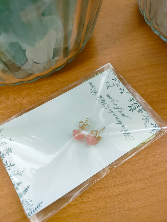 恋のお守り♡サクラガイの一粒ピアス/天然桜貝 2枚目の画像