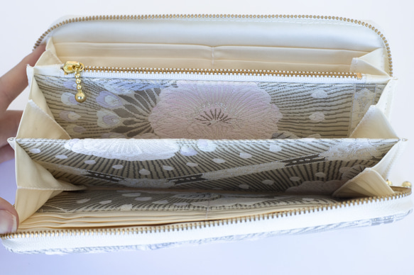 【大容量】obi長財布 『亀甲×プラチナ箔華』帯/シルク/ファスナー 4枚目の画像