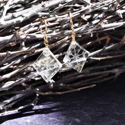 【數量有限】雪花雕塑水晶板鑽石14KGF鉤狀耳環 第3張的照片