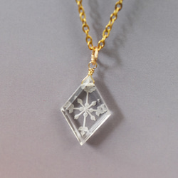 【數量有限】雪花雕塑水晶板鑽石防過敏不鏽鋼項鍊50cm 第10張的照片