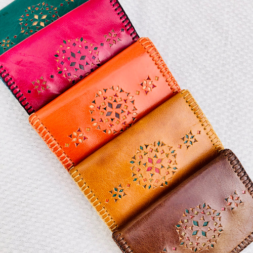 小銭入れ・横長 革細工が繊細でかわいい サハラート オレンジ01 小銭