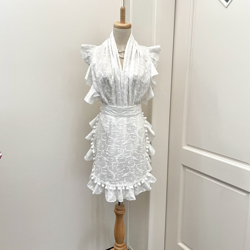 【訳あり】エプロン ショート丈　オフ白お花レース　白ポンポン　フラメンコ　衣装 訳あり】エプロン ショート丈 オフ白お花レース 白ポンポン