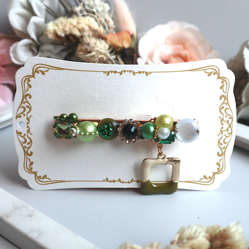スクエアのチャームがエレガントなヘアアクセサリー グリーン Z775