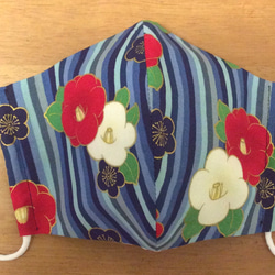 送料無料　立体 布マスク ハンドメイド かわいい 和柄 椿 花柄 縞柄 梅 つばき 青色系 (裏地白)B 着物 1枚目の画像