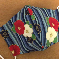 送料無料　立体 布マスク ハンドメイド かわいい 和柄 椿 花柄 縞柄 梅 つばき 青色系 (裏地白)B 着物 2枚目の画像