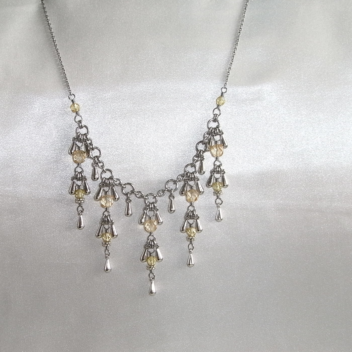 antique*蜂蜜drop　サージカルステンレスネックレス