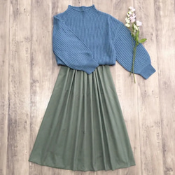 セージグリーン の 綺麗な コーデュロイ ギャザースカート 2枚目の画像