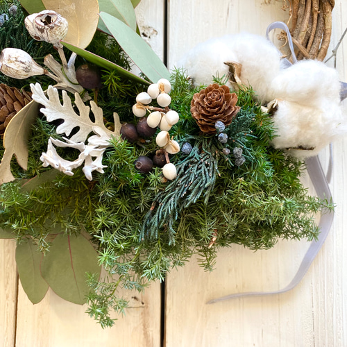 ✤28〜30センチ✤針葉樹とホワイト系のクリスマスリース*ハーフリース