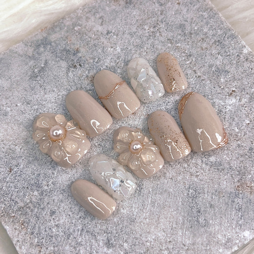 チップ種類、カラー変更可能》ぷっくりお花モカホワイトゴールドミラー  