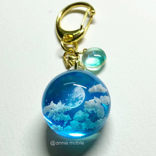 藍様おまとめ。レジン キーホルダー ペンダント Amazon.co.jp: ハンドメイド 青い蝶＋本物の花 レジン