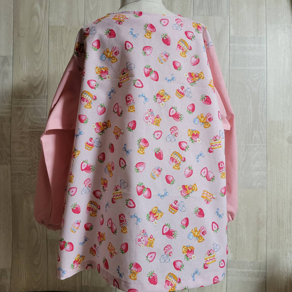 リバティ　ハンドメイド　スモッキングワンピース　刺繍　花柄　ピンク　犬服 リバティ ハンドメイド スモッキングワンピース 刺繍 花柄