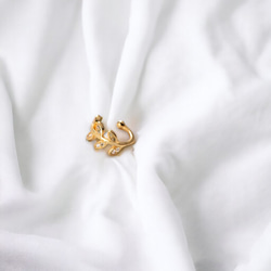 イヤーカフ レディース 18K アレルギー対応 ゴールド イヤカフ 葉 イヤーカフス 葉っぱ 片耳 仕事 プレゼント 5枚目の画像