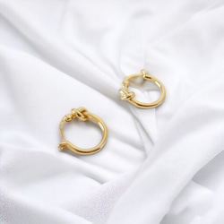 フープピアス 18K アレルギー対応 レディース 小さめ ゴールド シルバー ツイスト 結び エシカル 仕事 プレゼント 6枚目の画像