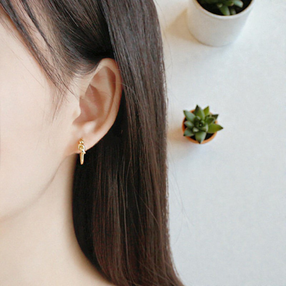 フープピアス 18K アレルギー対応 レディース 小さめ ゴールド シルバー ツイスト 結び エシカル 仕事 プレゼント 10枚目の画像