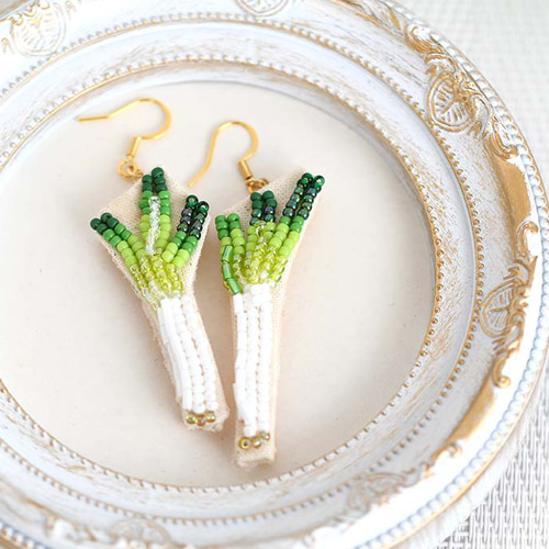 ビーズ刺繍 ねぎ ピアス（フック・チェーン） eriビーズ刺繍 通販