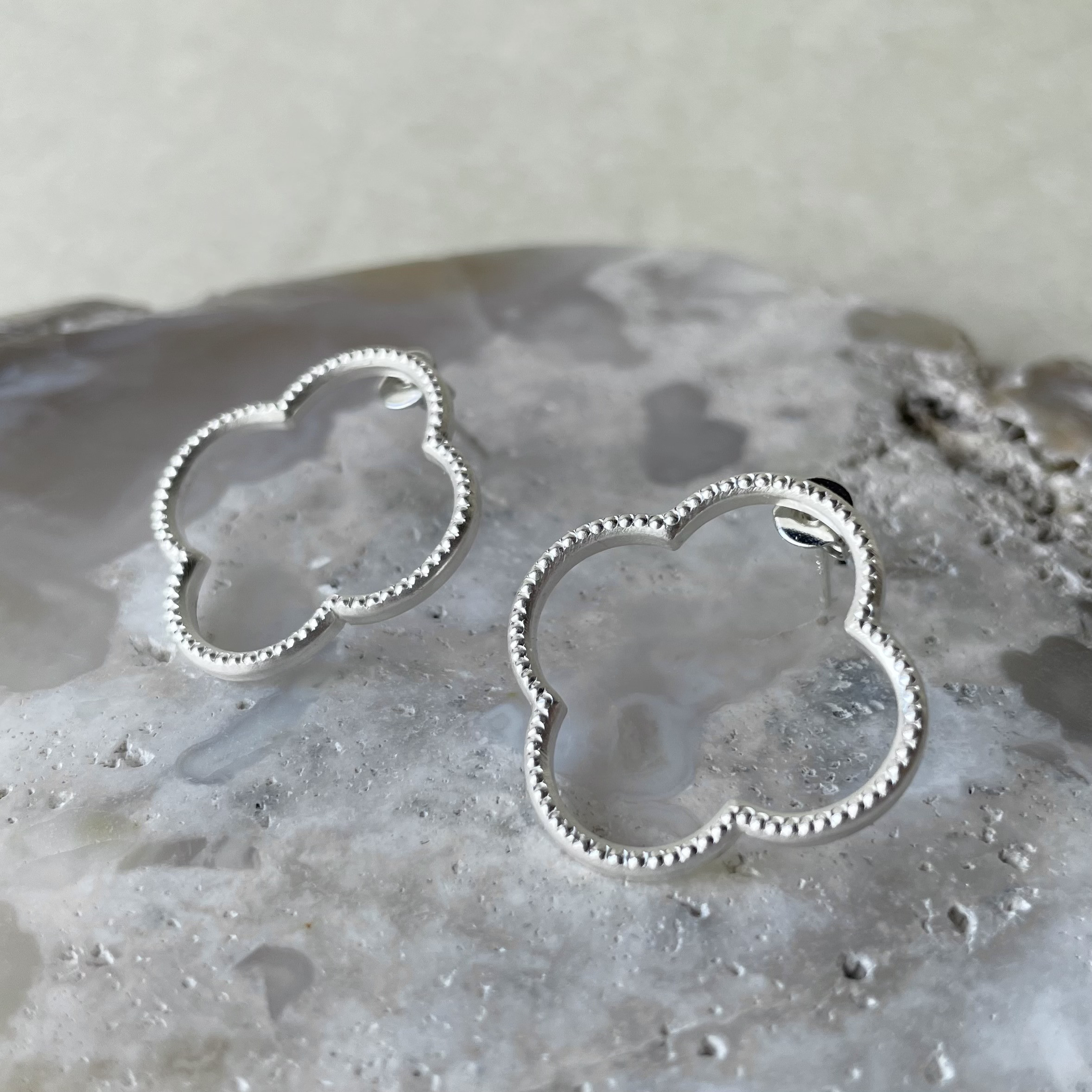 SV925「ミルのピアス フラワー」